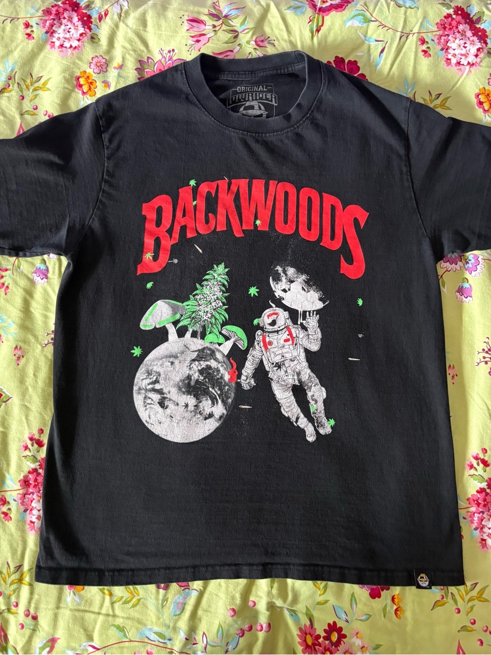 Backwoods x Original Lowrider astronaut moon graphic black tee men’s large 27x20